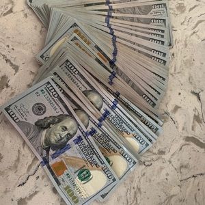 Meet your Posher, Dominique